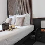 Le Lion Dor De Charme Et Centre De Hotel 2*