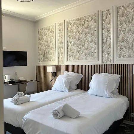 Hôtel Le Lion D'or 2*