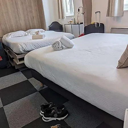 Hotel Le Lion Dor Hotel De Charme Et Centre Ville De Bernay 2*