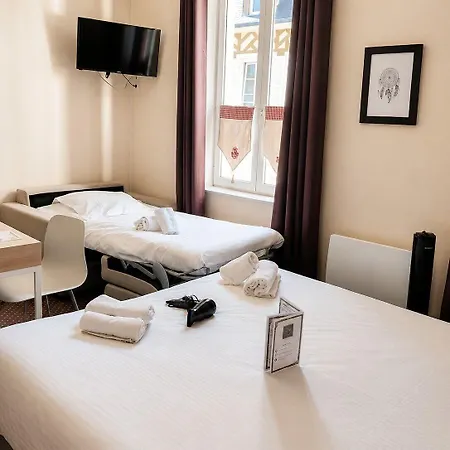 Le Lion Dor Hotel De Charme Et Centre Ville De Bernay 2* Bernay (Eure)