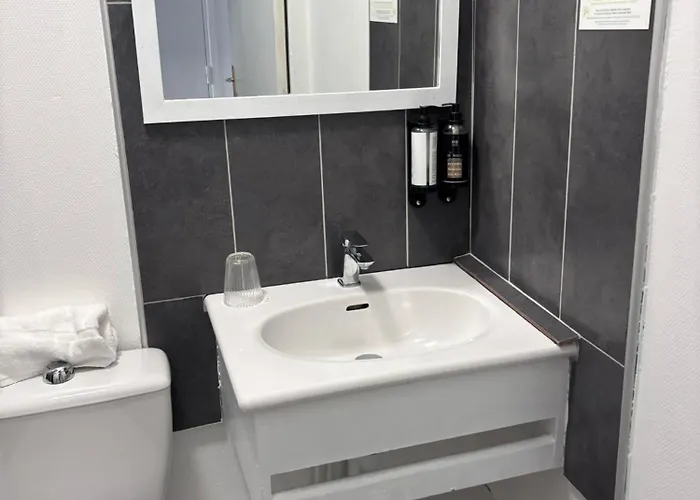 Hotel Hôtel Le Lion D'or Bernay (Eure)